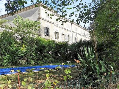 Stunning Domaine On The Canal Du Midi With Chateau, Cottages And Annexes On A Plot Of 5.63 Ha.