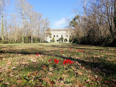 Stunning Domaine On The Canal Du Midi With Chateau, Cottages And Annexes On A Plot Of 5.63 Ha.