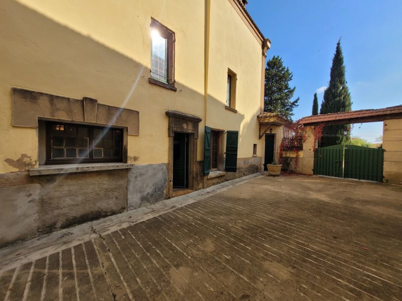 Beautiful Character Property With Tower, Former 13th Century Sheepfold Converted Into A Wine Estate