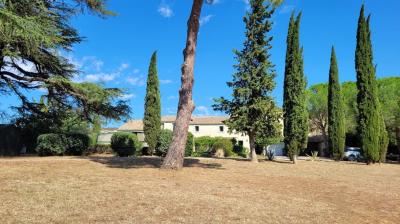 Beautiful Exceptional House Formerly Attached To A Wine-growing Estate Set In The Heart Of The Viney