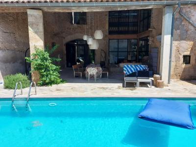 Superb Stone Property Composed Of A Gite Of 120 M2 With A Courtyard And A Beautiful Renovated Barn O