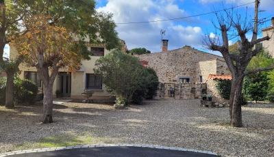 Beautiful Stone Property With 3 Independent Accomodations On 1641 M2 With Pool And Views