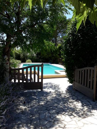 Beautiful Stone Property With 3 Independent Accomodations On 1641 M2 With Pool And Views