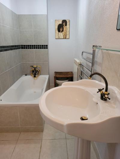 Beautiful Stone Property With 3 Independent Accomodations On 1641 M2 With Pool And Views