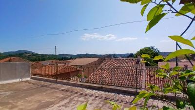 Charming Winegrower\'s House To Modernise Offering 2 Apartments, A Large Garage An Attic And A Spaci