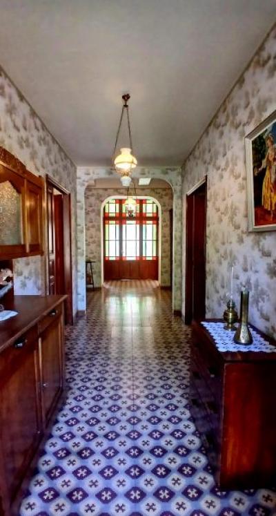 Charming Winegrower\'s House To Modernise Offering 2 Apartments, A Large Garage An Attic And A Spaci