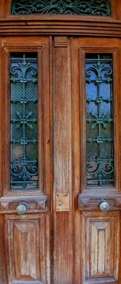 Charming Winegrower\'s House To Modernise Offering 2 Apartments, A Large Garage An Attic And A Spaci