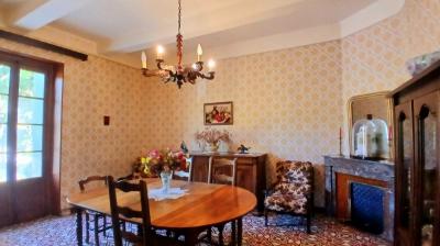 Charming Winegrower\'s House To Modernise Offering 2 Apartments, A Large Garage An Attic And A Spaci