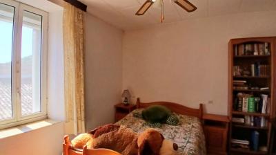 Charming Winegrower\'s House To Modernise Offering 2 Apartments, A Large Garage An Attic And A Spaci