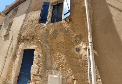Atypical Village House With 60 M2 Of Living Space In Need Of Modernisation, Close To The River Beach