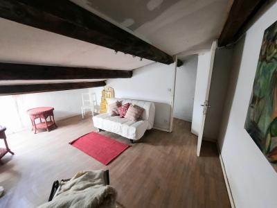 Pretty Village House To Refresh With 75 M2 Of Living Space With Small Courtyard.