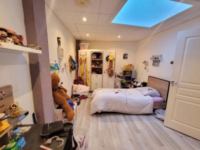 Beautiful Stone House With 177 M2 Of Living Space, Courtyard And Terrace.
