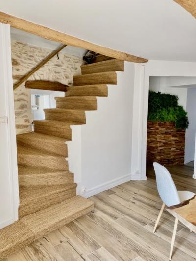 Character Stone Village House, Entirely Renovated, With 200 M2 Of Living Space Offering 4 Bedrooms,