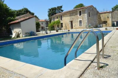 &#8364;396800 - Superb Property With 2 Owners Accommodation, 5 Gites And A Large Swimming Pool