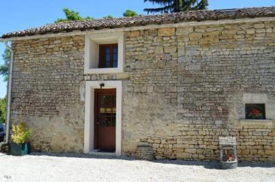 &#8364;396800 - Superb Property With 2 Owners Accommodation, 5 Gites And A Large Swimming Pool