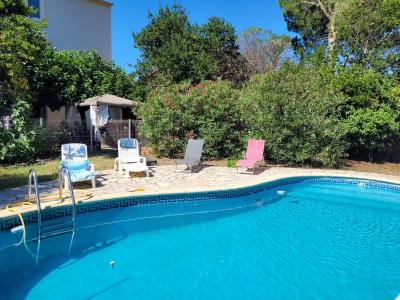 Superb Town House With 300 M2 Of Living Space With Its Former Wine Storehouse, Garden And Swimming P