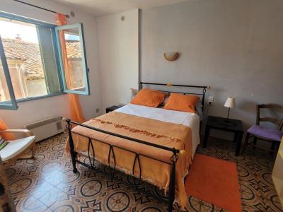 Charming Character House With 140 M2 Of Living Space, Annexe And Garden With Swimming Pool And Views