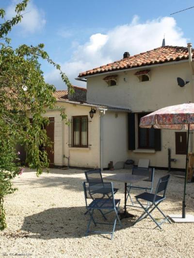 &#8364;499950 - Exceptional 4 Gite Business Complex With Splendid Owners\' Renovated Property And Ma