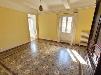 Elegant Winegrower\'s House With 370 M2 Of Living Space On 1548 M2 Of Land With Swimming Pool And Vi