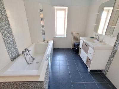 Elegant Winegrower\'s House With 370 M2 Of Living Space On 1548 M2 Of Land With Swimming Pool And Vi