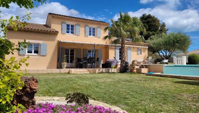 Beautiful Traditional Bastide With 154 M2 Living Space With Pool On A 1544 M2 Plot Just 450 M From T