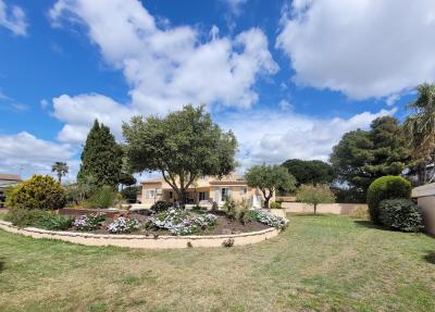 Beautiful Traditional Bastide With 154 M2 Living Space With Pool On A 1544 M2 Plot Just 450 M From T