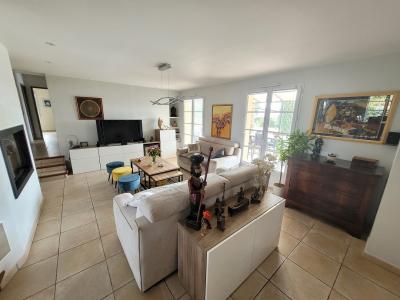 Beautiful Traditional Bastide With 154 M2 Living Space With Pool On A 1544 M2 Plot Just 450 M From T