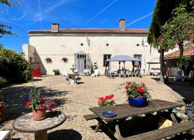 €189000 - Between Civray & Lizant : Large 5 Bedroom House - Established B&b Business