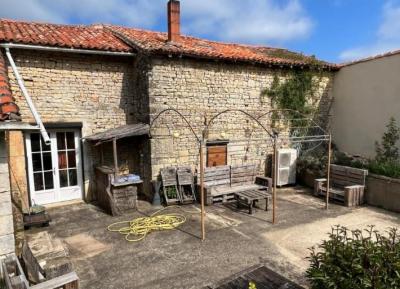 &#8364;161300 - Beautiful Old House With Nice Garden