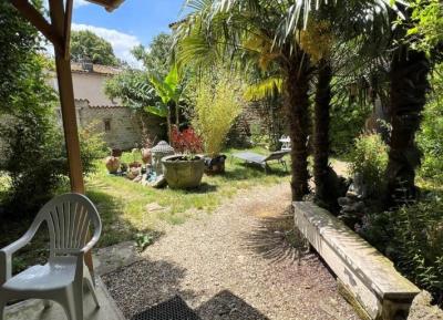 &#8364;265000 - Beautiful Village House With Lovely Exterior And Outbuildings