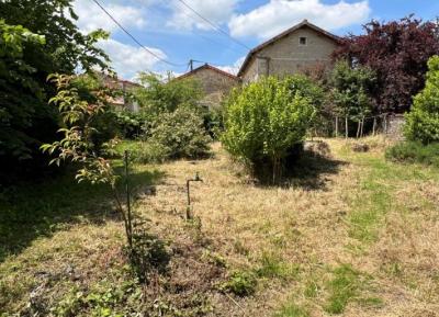 &#8364;265000 - Beautiful Village House With Lovely Exterior And Outbuildings