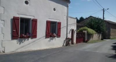 &#8364;189000 - Between Civray & Lizant : Large 5 Bedroom House - Established B&b Business