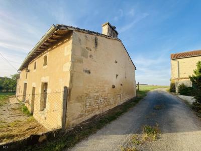 &#8364;161700 - Charming 3 Bedroom House Renovated With Natural Materials