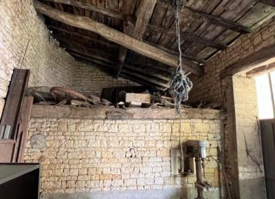 &#8364;117700 - Old 4 Bedroom House With Numerous Outbuildings