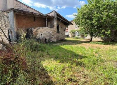 &#8364;117700 - Old 4 Bedroom House With Numerous Outbuildings