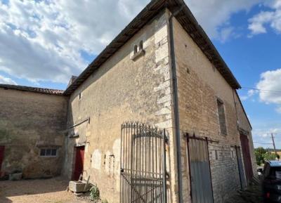 &#8364;117700 - Old 4 Bedroom House With Numerous Outbuildings