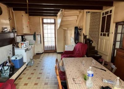 &#8364;117700 - Old 4 Bedroom House With Numerous Outbuildings