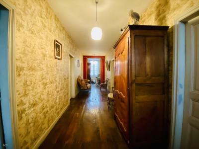 &#8364;265950 - Beautiful 9 Bedroom Town House At The Heart Of Ruffec