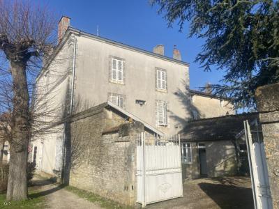 &#8364;265950 - Beautiful 9 Bedroom Town House At The Heart Of Ruffec