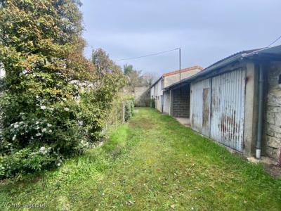 &#8364;90950 - Lovely Little Ruffec Town House With Garden And Outbuildings