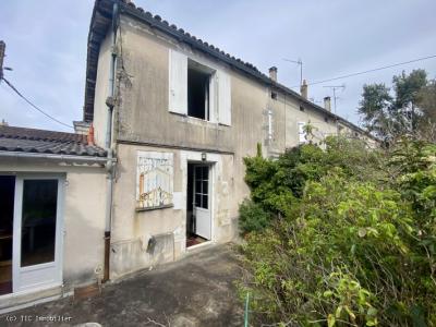 &#8364;90950 - Lovely Little Ruffec Town House With Garden And Outbuildings