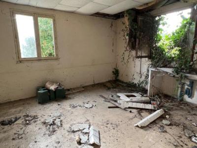 &#8364;65000 - Two Old Buildings To Renovate (old Post Office And Old Village Hall) - Village Centre