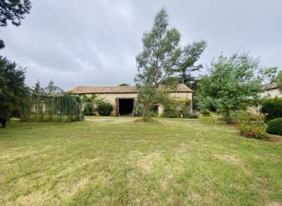 &#8364;229780 - Ancien Corps De Ferme A Blanzay Avec Potentiel Pour Faire Des Gites