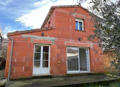 &#8364;112350 - 3 Bedroom House With Garden And Garage Tucked Away- Centre Ruffec