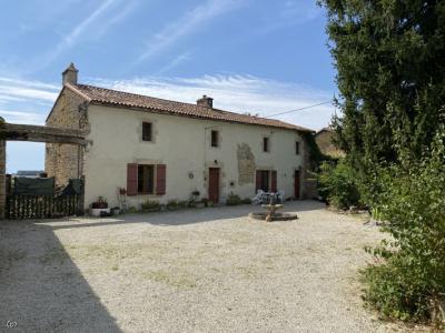 &#8364;396800 - Superb Property With 2 Owners Accommodation, 5 Gites And A Large Swimming Pool