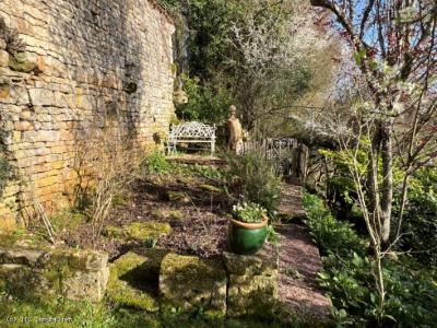 &#8364;315750 - 17th Century Unique \"relais De Poste\" Offering 4 Bedrooms And Heaps Of Character