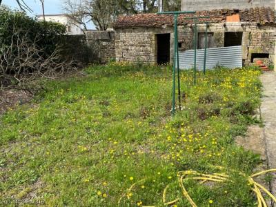 &#8364;199950 - Open Views : Detached \"maison De Maitre\" With Large Garden And Outbuildings