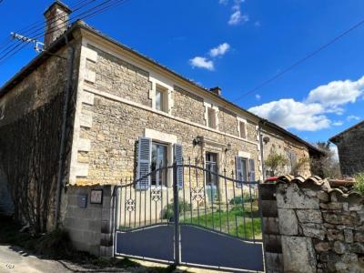 &#8364;191480 - Spacious Stone Property With Attached Barn In A Quiet Hamlet