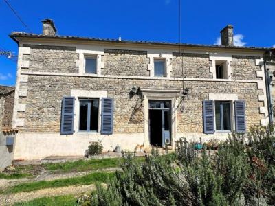 &#8364;191480 - Spacious Stone Property With Attached Barn In A Quiet Hamlet