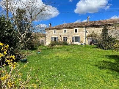 €191480 - Spacious Stone Property With Attached Barn In A Quiet Hamlet